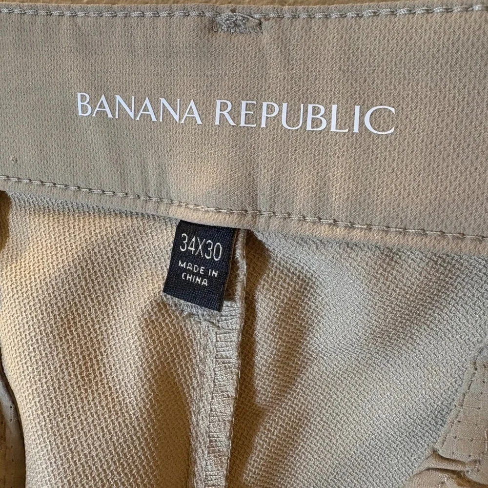 Banana Republic Mens 34x30 Khaki Tan Performance Chino Pants‎ 1557516
